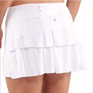 Lululemon White Ruffle Skirt size 4